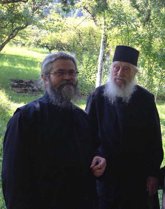 Șase decenii de strajă la racla Sfintei Filofteia 130158