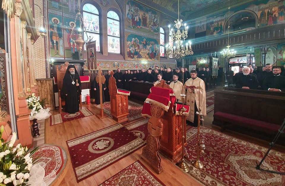 Dezbateri despre „Importanța Sfintei Scripturi și a Sfintei Tradiții” în Luduș 130332