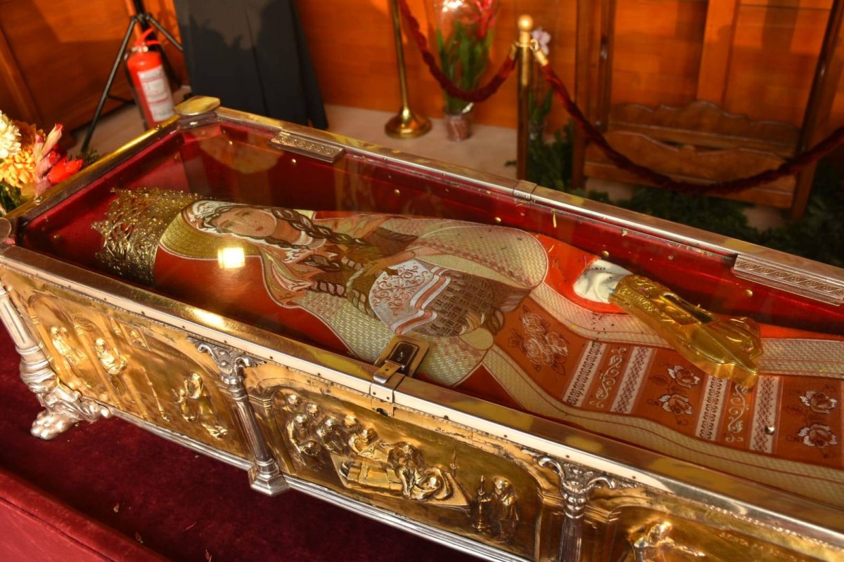 Liturghie arhierească de prăznuirea Mucenicului Dimitrie 130397