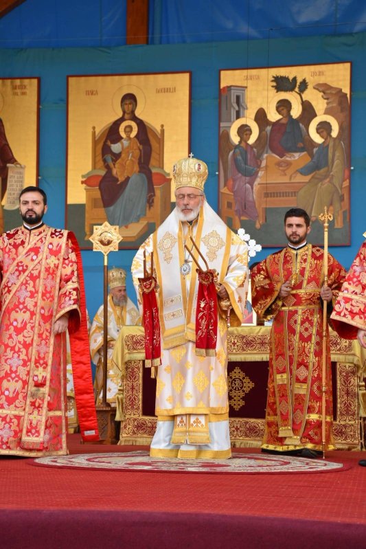 Liturghie arhierească de prăznuirea Mucenicului Dimitrie 130422