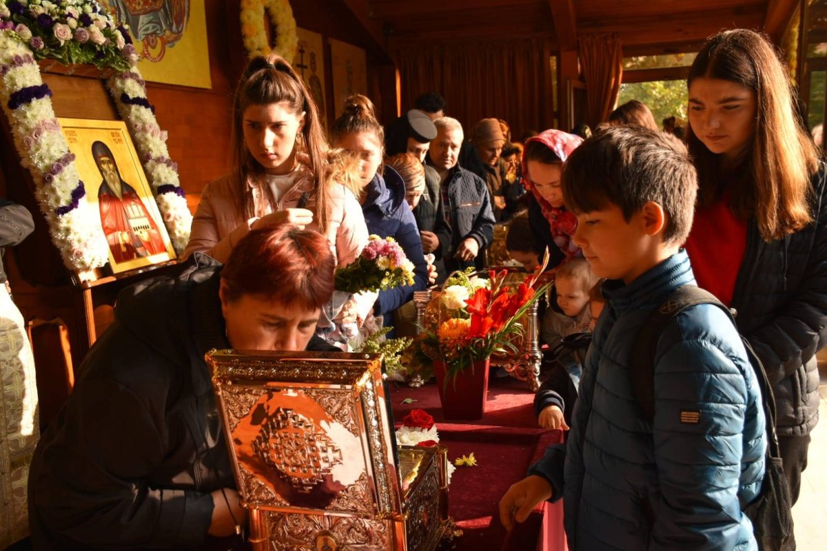 Liturghie arhierească de prăznuirea Mucenicului Dimitrie 130423