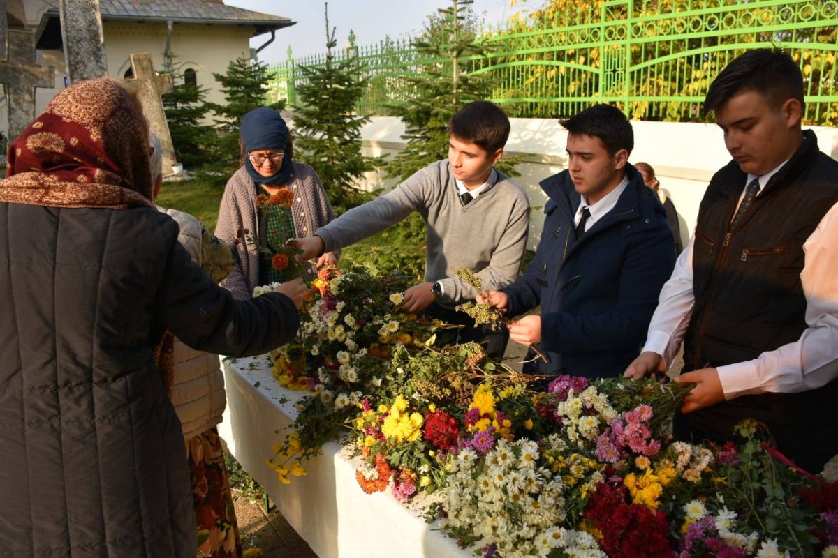 Liturghie arhierească de prăznuirea Mucenicului Dimitrie 130426