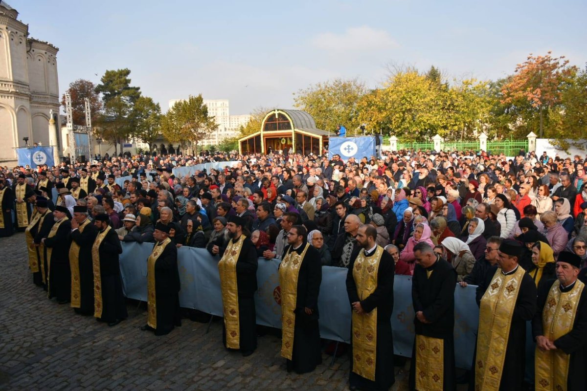 Liturghie arhierească de prăznuirea Mucenicului Dimitrie 130438