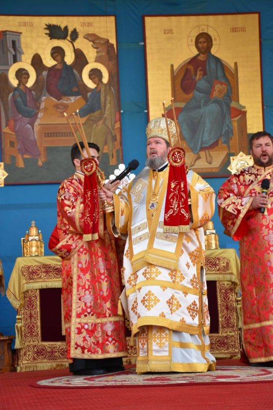 Liturghie arhierească de prăznuirea Mucenicului Dimitrie 130440