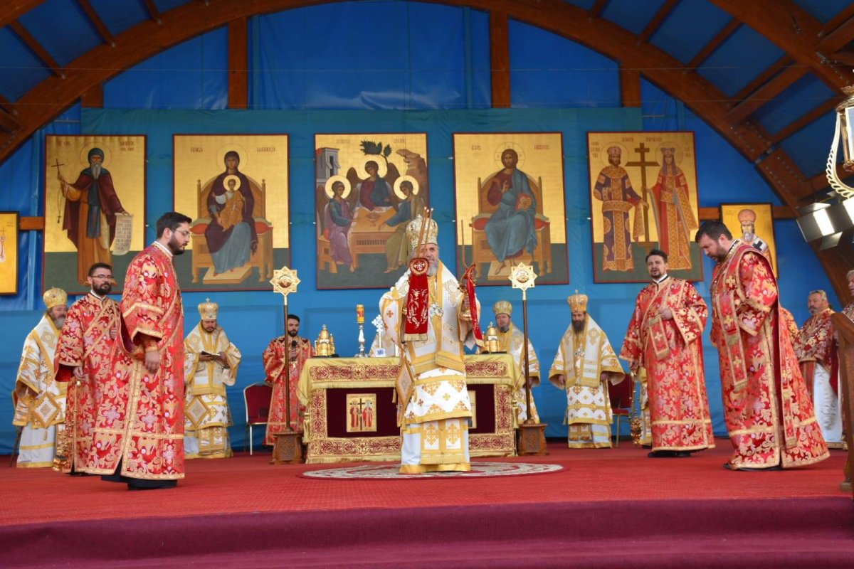 Liturghie arhierească de prăznuirea Mucenicului Dimitrie 130441