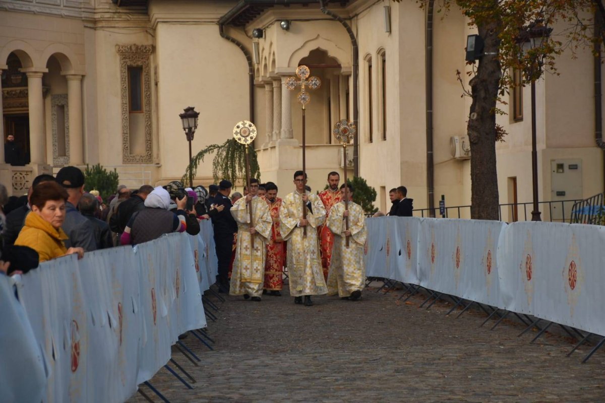 Liturghie arhierească de prăznuirea Mucenicului Dimitrie 130444