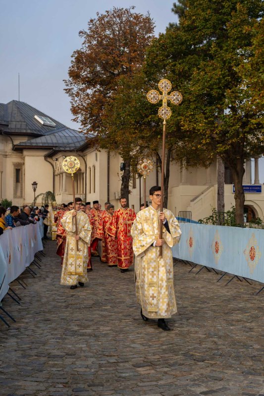 Liturghie arhierească de prăznuirea Mucenicului Dimitrie 130610