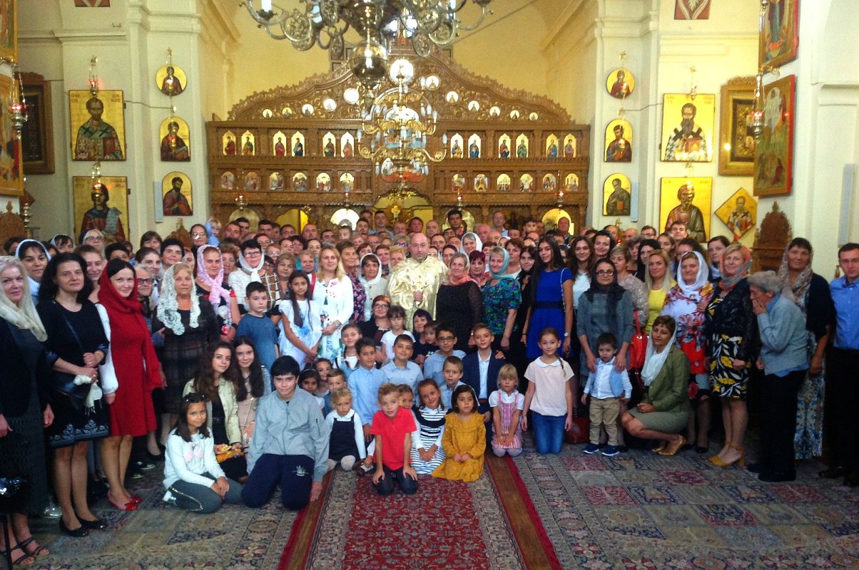 Paradoxul emigrației: departe de țară, te apropii de credință 129846