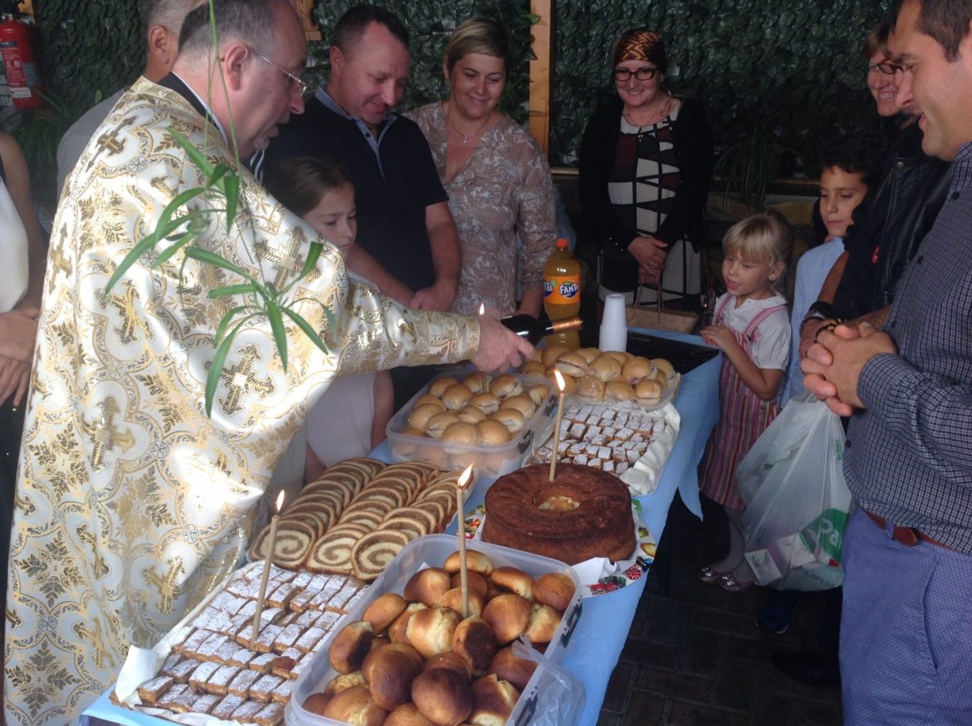 Paradoxul emigrației: departe de țară, te apropii de credință 129847