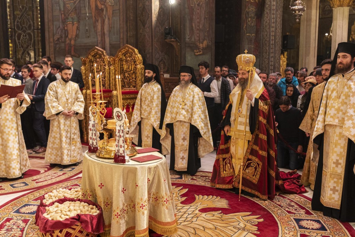 Priveghere pentru Sfântul Mitropolit Iachint la Catedrala Patriarhală 130759