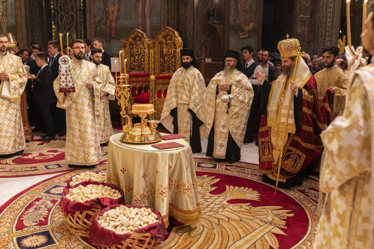 Priveghere pentru Sfântul Mitropolit Iachint la Catedrala Patriarhală 130768