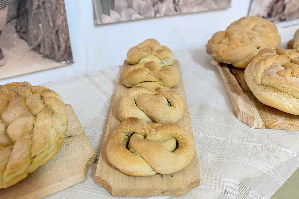 Comori ialomițene de tradiții, artă și istorie 130932