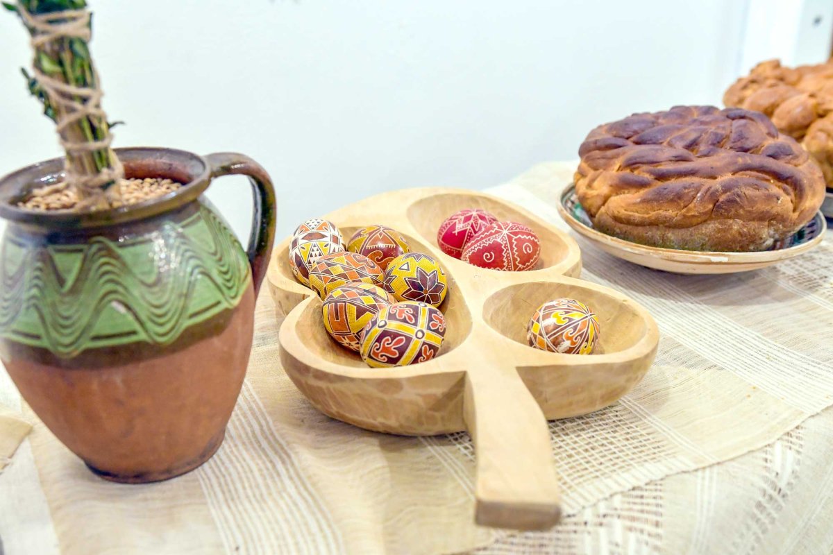 Comori ialomițene de tradiții, artă și istorie 130942