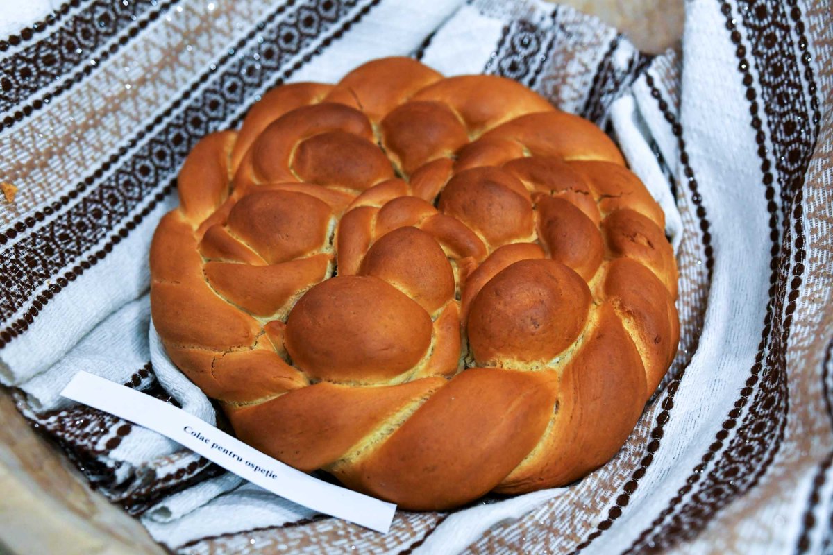 Comori ialomițene de tradiții, artă și istorie 130946