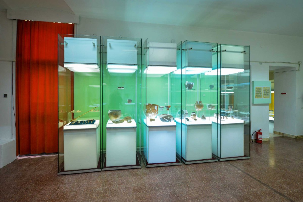 Comori ialomițene de tradiții, artă și istorie 130955