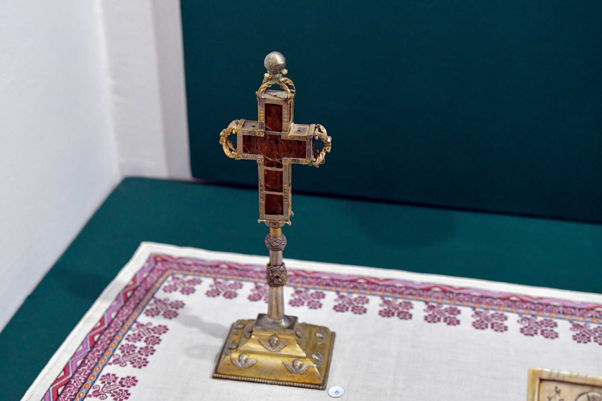 Comori ialomițene de tradiții, artă și istorie 130969