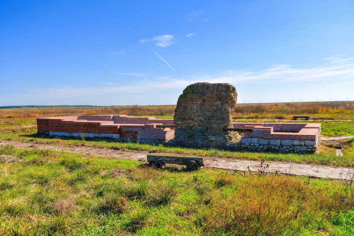 Comori ialomițene de tradiții, artă și istorie 130973