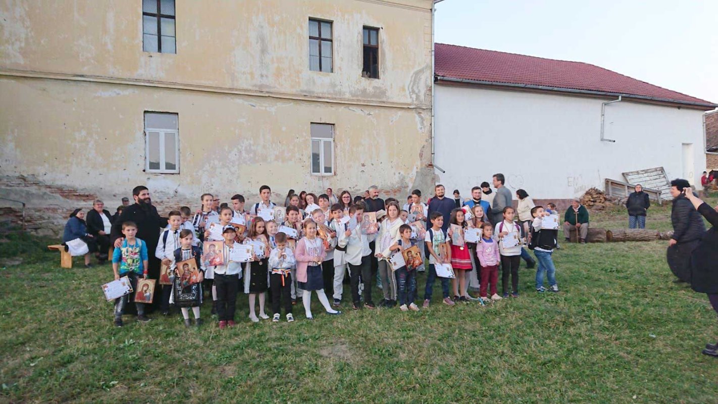 Sărbătoare tradiţională la Rodbav, judeţul Braşov 130911