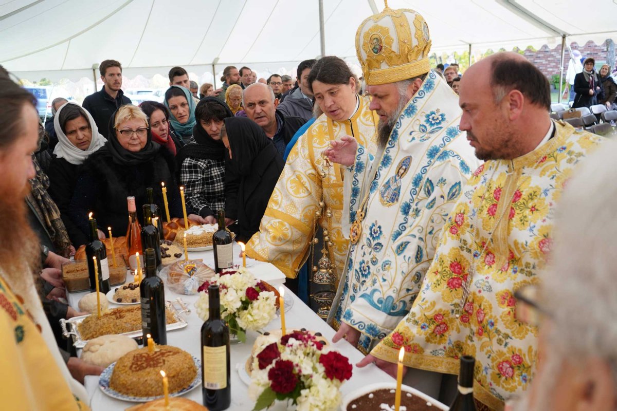 Sărbătoare la mănăstirea ortodoxă română din Middletown, New York 131024