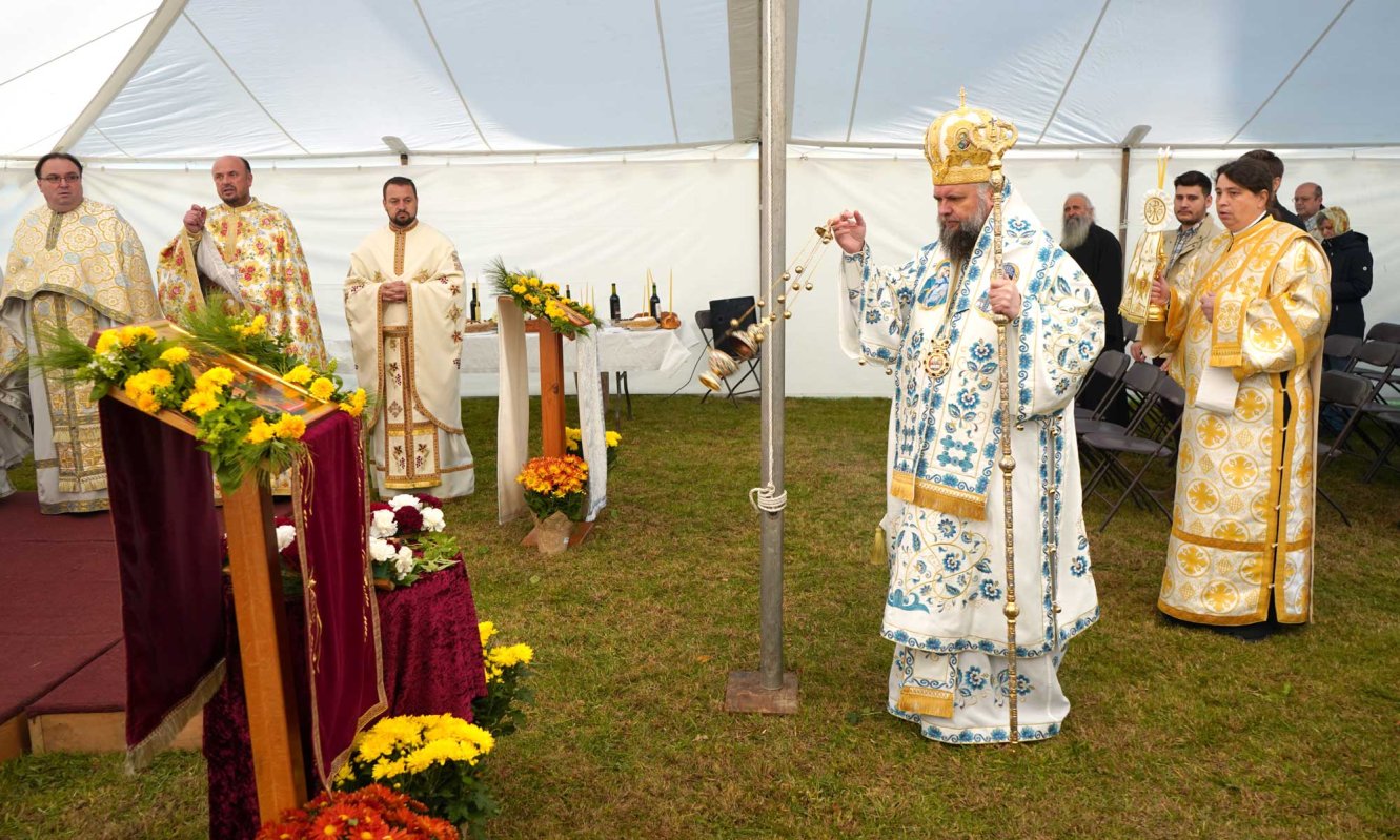 Sărbătoare la mănăstirea ortodoxă română din Middletown, New York 131025