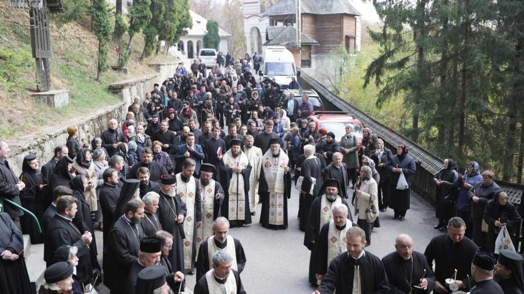 Pomenirea Arhiepiscopului Justinian la Mănăstirea Rohia 131070