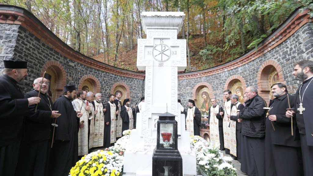 Pomenirea Arhiepiscopului Justinian la Mănăstirea Rohia 131073