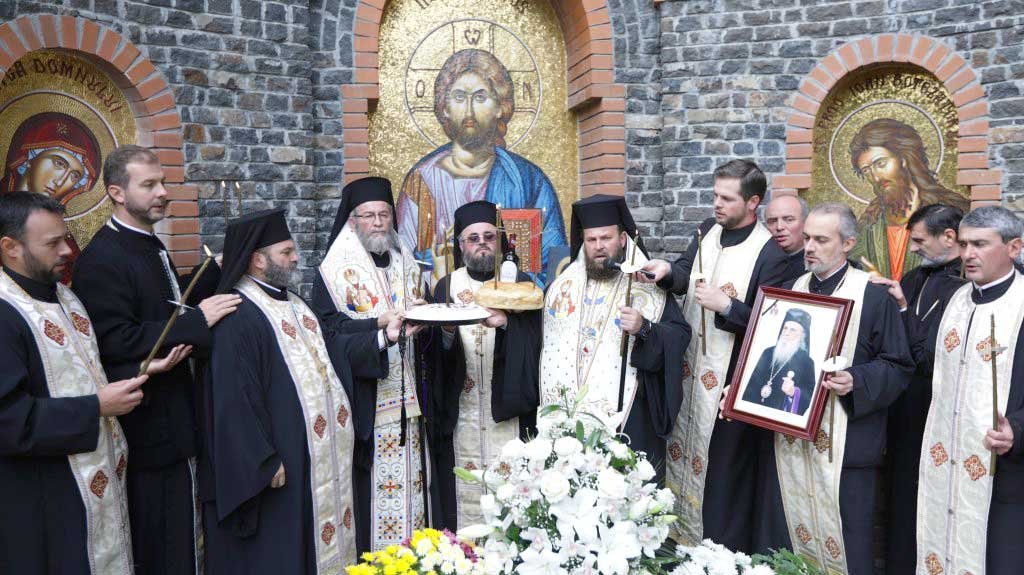 Pomenirea Arhiepiscopului Justinian la Mănăstirea Rohia 131075