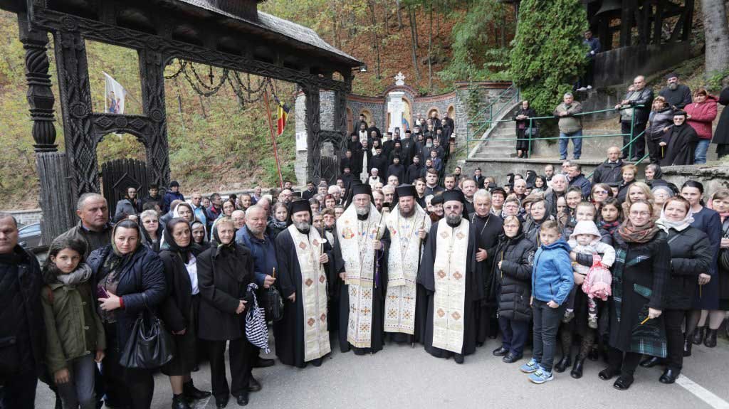 Pomenirea Arhiepiscopului Justinian la Mănăstirea Rohia 131076