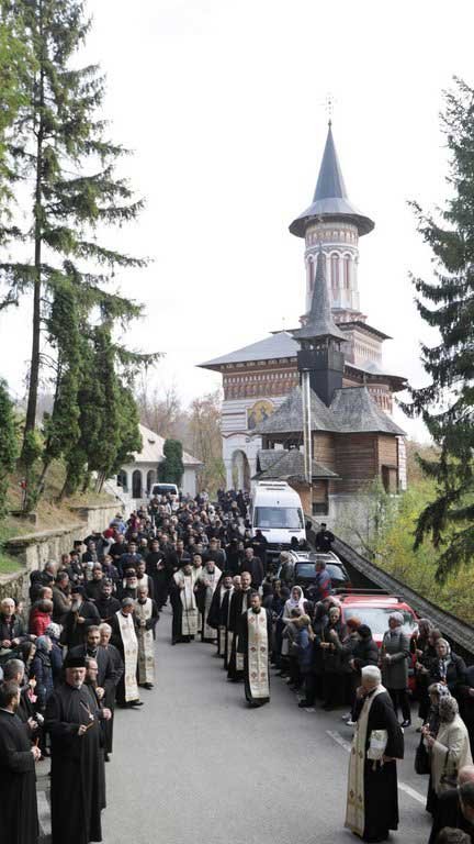 Pomenirea Arhiepiscopului Justinian la Mănăstirea Rohia 131078