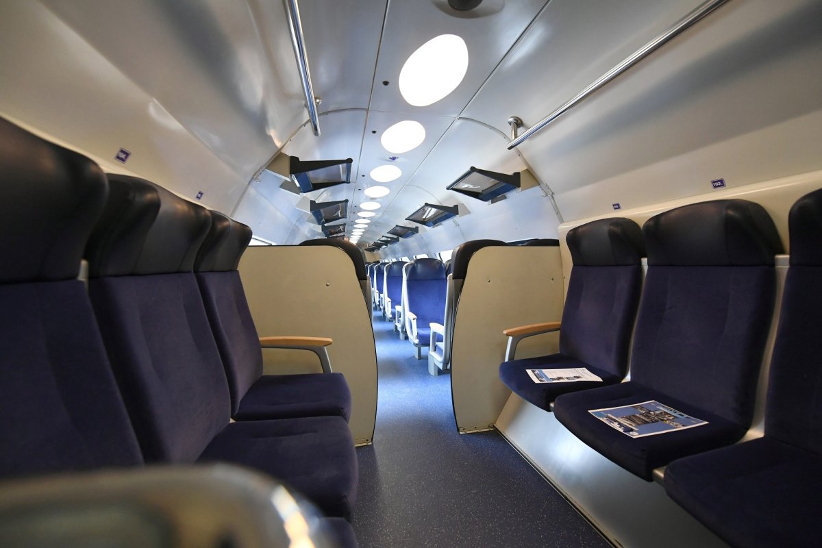 Vagoane de tren modernizate în România 131114