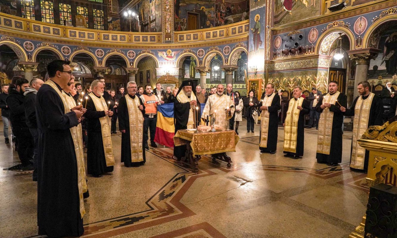 Pomenire la Sibiu pentru victimele din Colectiv 131152