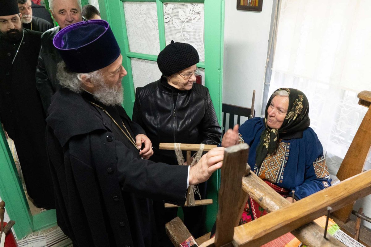 Popas pastoral și filantropic în satul unui mare duhovnic român 131148