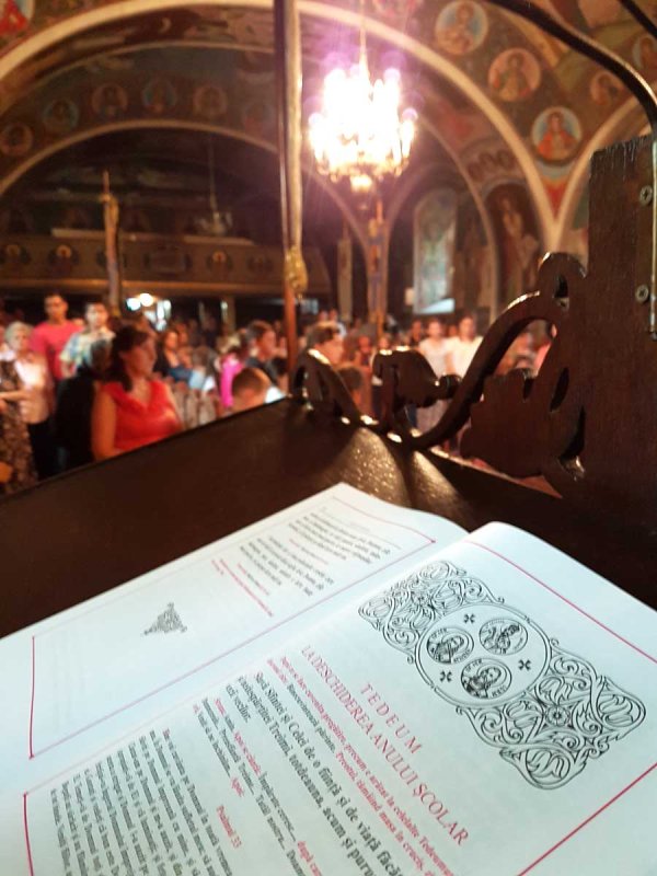 Burse „Părintele Arsenie Boca” pentru elevii merituoşi 131207