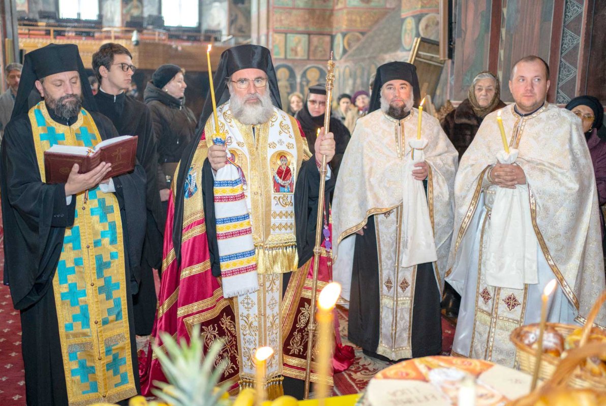 Pomenirea Arhiepiscopului Eftimie Luca la Roman 131218