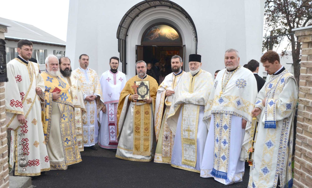 Biserica din Fălticenii Vechi a fost resfinţită 131339