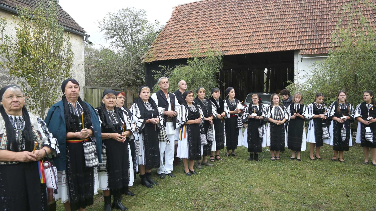 Două biserici renovate într-un sat cu 15 locuitori 131319