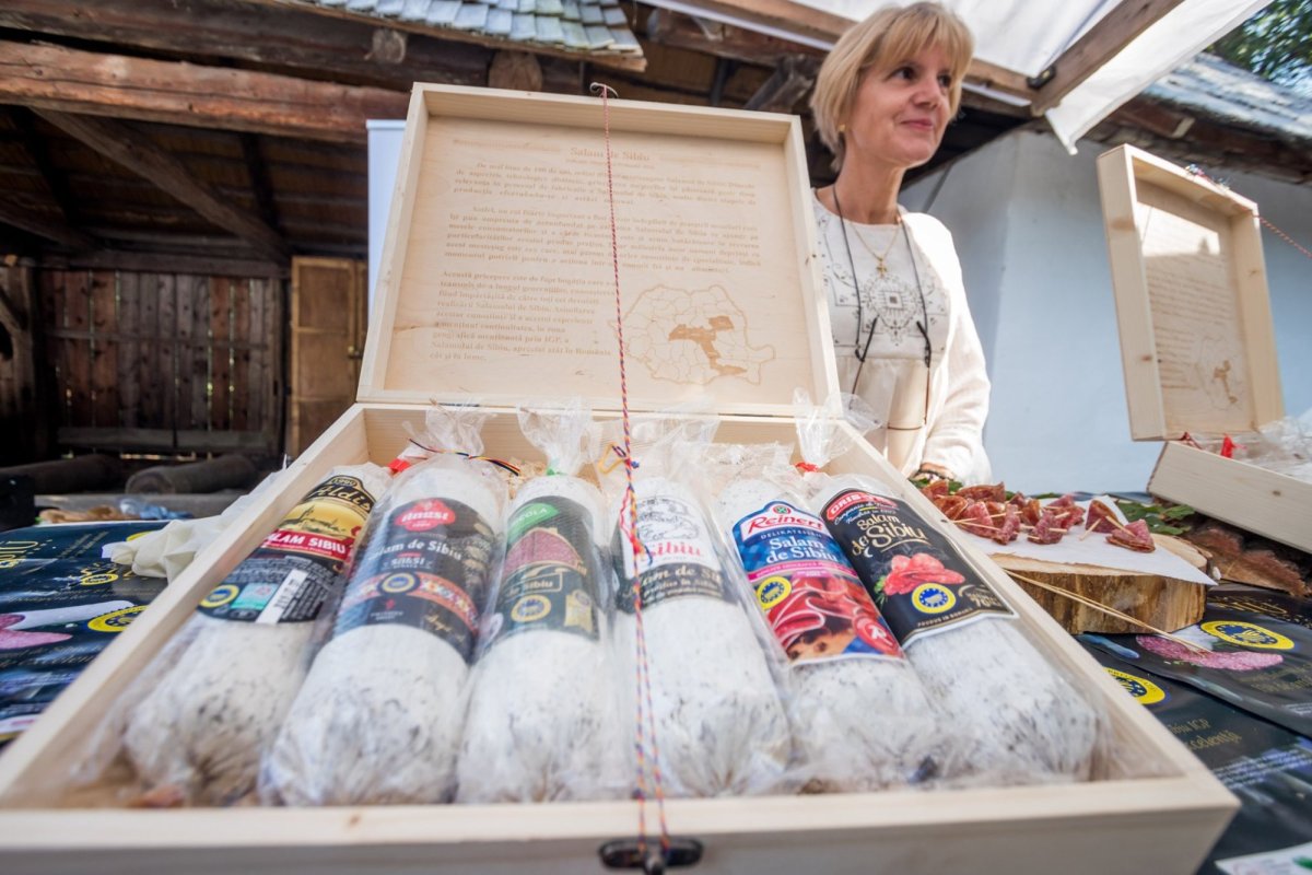 Patru felii de salam de Sibiu, consum anual 131345