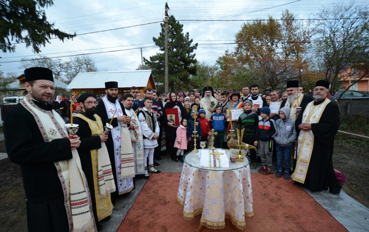 Vizite arhiereşti în Bălușenii Noi și Ciornohal 131336