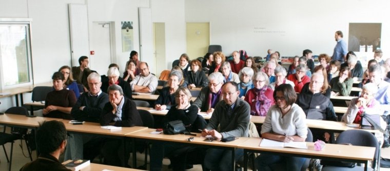 Apocalipsa, studiată în cadrul unui congres la Orsay, Franța 131707