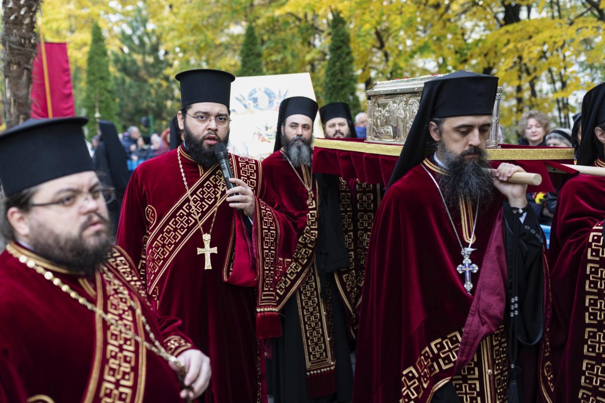 Procesiune cu moaștele Sfântului Ierarh Nectarie la Mănăstirea Radu Vodă din Capitală 131745