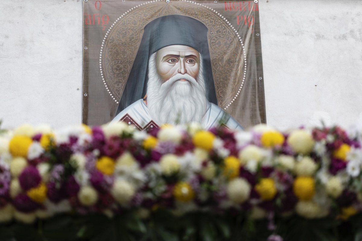 Procesiune cu moaștele Sfântului Ierarh Nectarie la Mănăstirea Radu Vodă din Capitală 131755