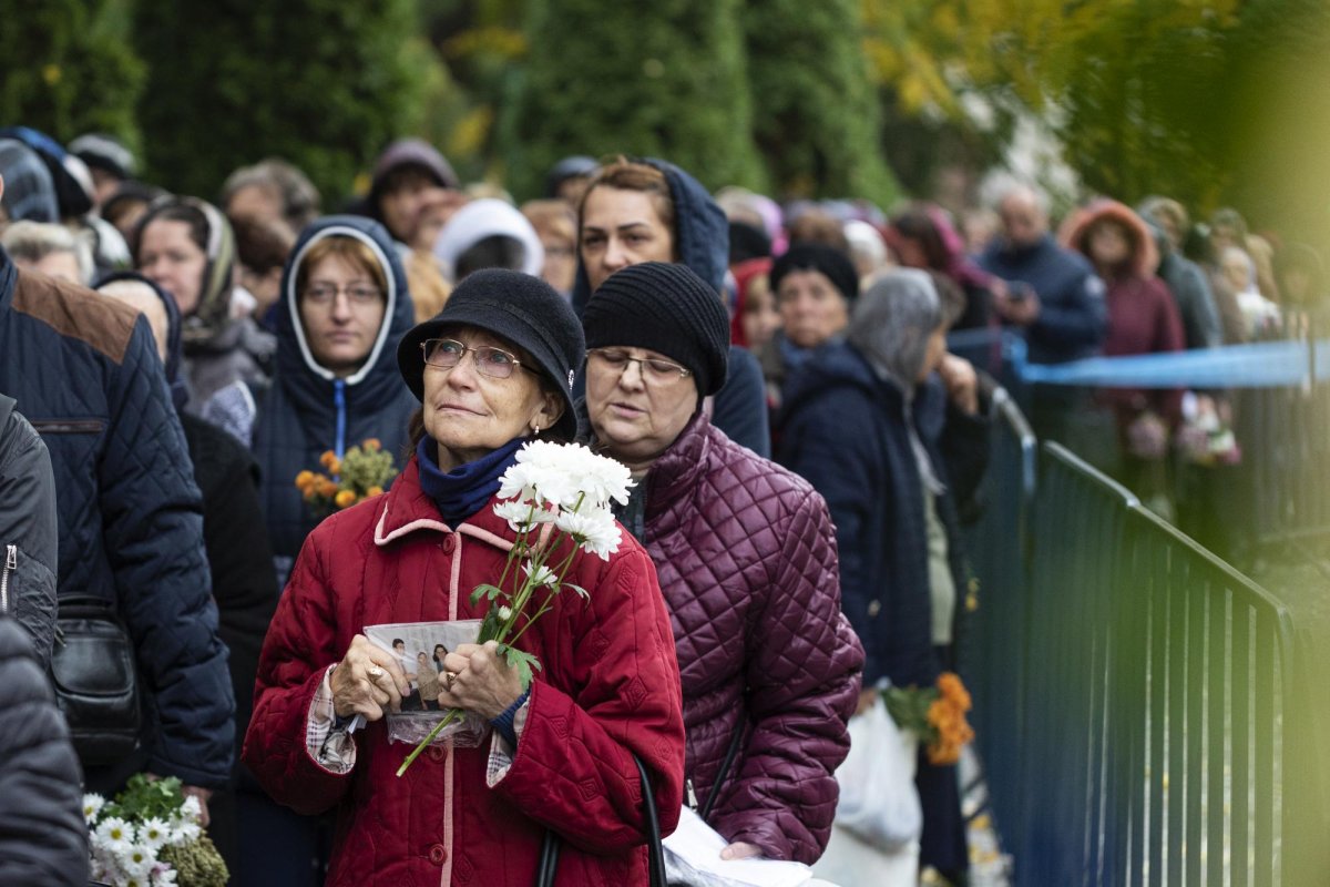 Procesiune cu moaștele Sfântului Ierarh Nectarie la Mănăstirea Radu Vodă din Capitală 131758