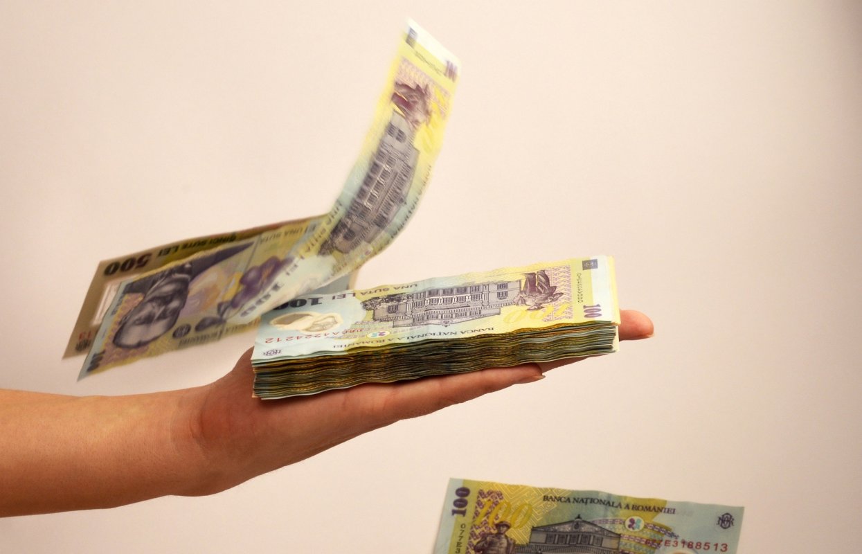 Salariul mediu net, 3.082 de lei 131712