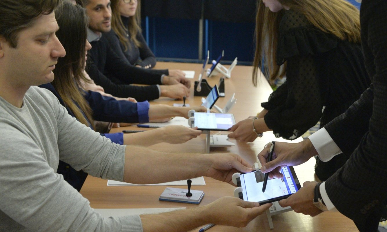 A început votul în diasporă 131827