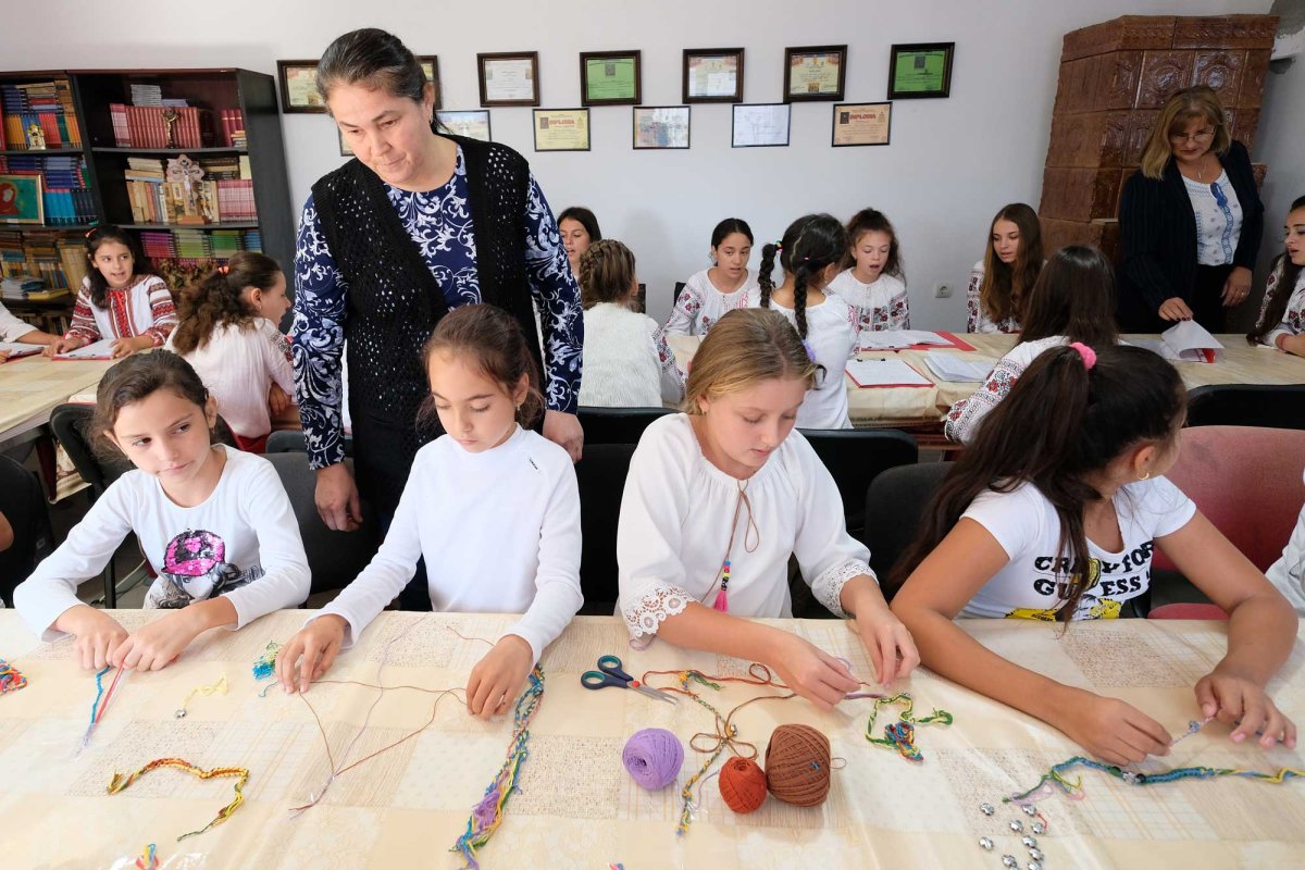 Copiii din Surlari învață ceea ce trăiesc 131764