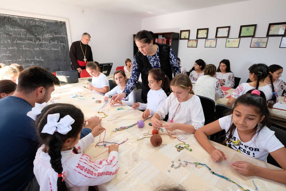 Copiii din Surlari învață ceea ce trăiesc 131766