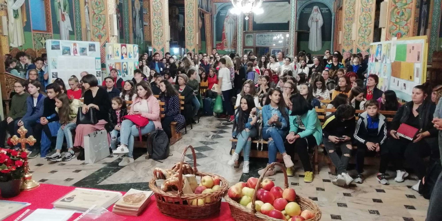 Premierea elevilor care au pictat și scris despre sfinți 131794