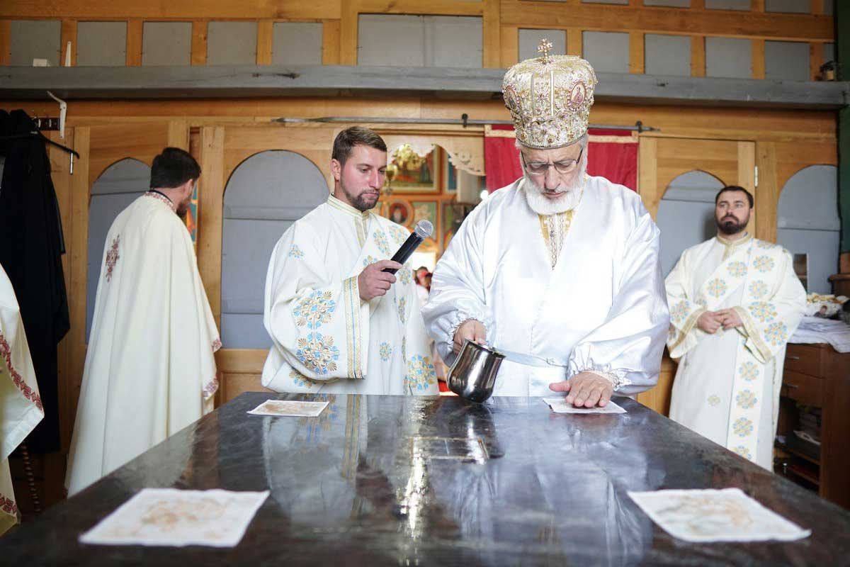 Biserică înnoită pentru credincioșii parohiei argeșene Zigoneni 132090