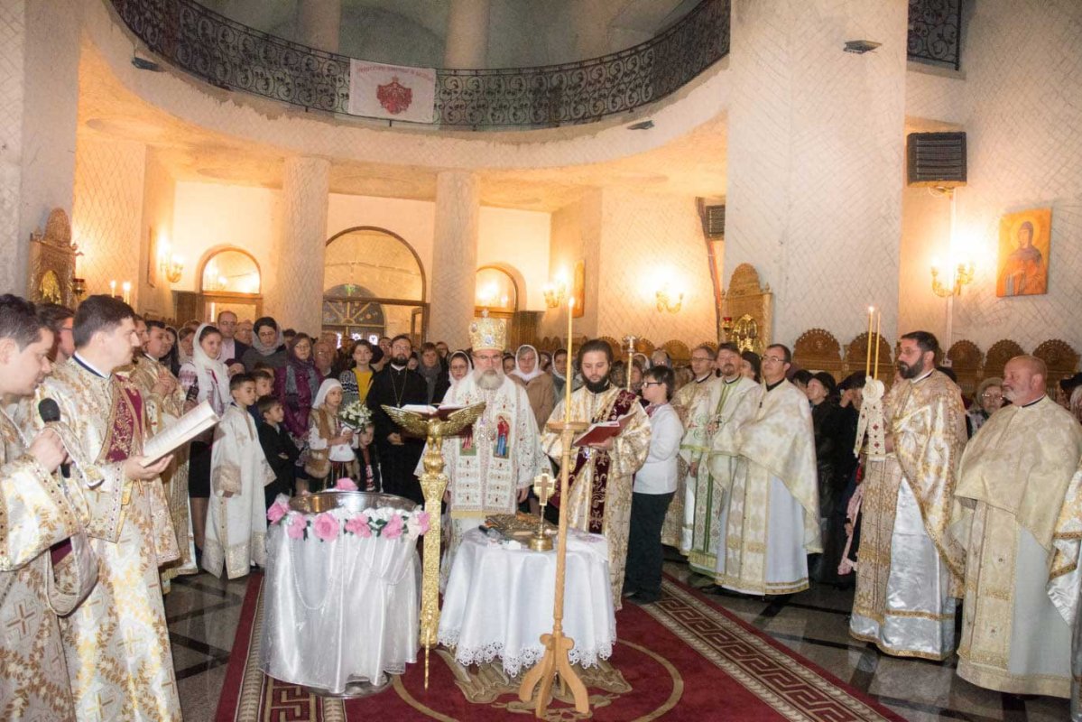 Liturghie baptismală în Bacău 132050