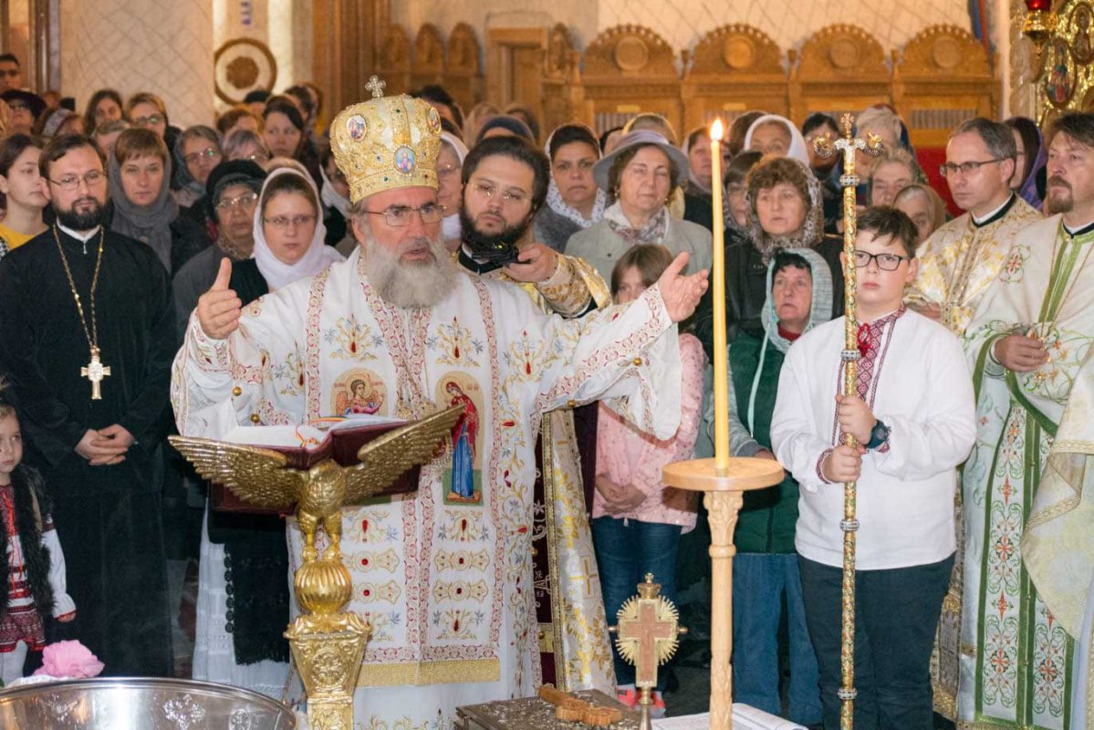 Liturghie baptismală în Bacău 132051
